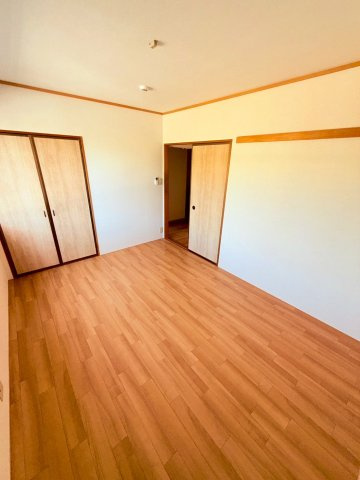 グランドゥール岩崎A棟の内装