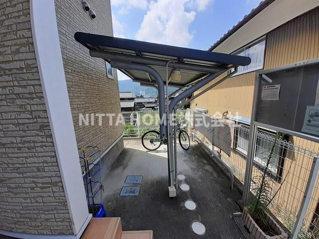 アヴァンティ黒井Ⅱのその他共用部分|屋根付きの駐輪場は無料♪