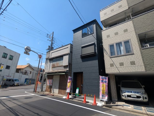 墨田区墨田３丁目の新築戸建の前面道路含む現地写真
