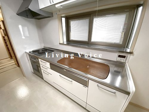 秦野市三屋　中古一戸建てのキッチン