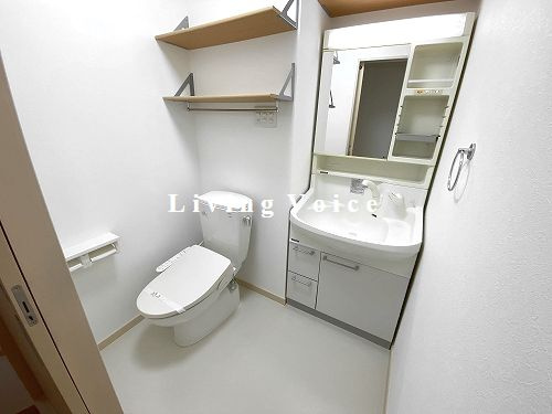 秦野市三屋　中古一戸建てのトイレ