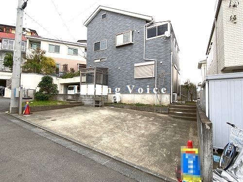 秦野市三屋　中古一戸建ての外観