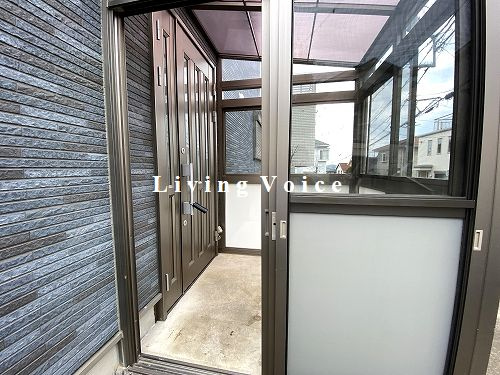 秦野市三屋　中古一戸建ての玄関