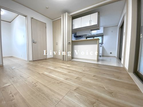 秦野市三屋　中古一戸建ての居間・リビング