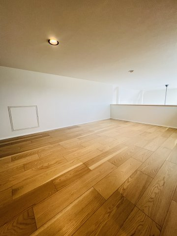 吹き抜け × ロフト × ビルトインガレージも。Shonan Styleをすべて詰め込んだ家のその他|約6.4帖のロフト。こどもが小さいうちはプレイルームとして利用することも可能です