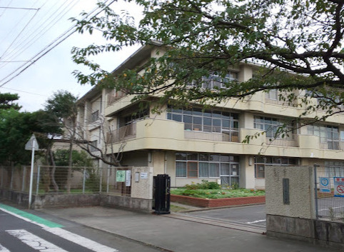 吹き抜け × ロフト × ビルトインガレージも。Shonan Styleをすべて詰め込んだ家の周辺|鵠洋小学校まで約1000m