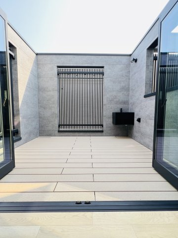 吹き抜け × ロフト × ビルトインガレージも。Shonan Styleをすべて詰め込んだ家のバルコニー|リビングと一体となるバルコニー