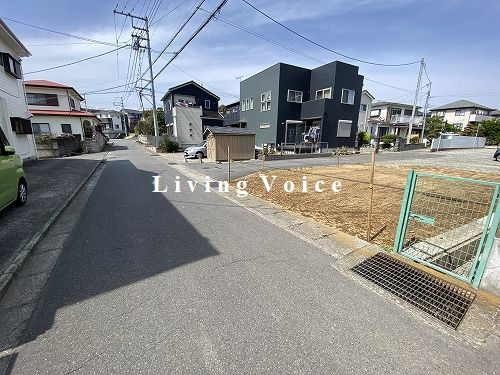 【前面道路含む現地写真】 | 平塚市万田2丁目　土地（売地）建築条件なし | 平塚市万田2丁目　土地（売地）建築条件なし