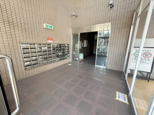 グロー駒川中野のエントランス