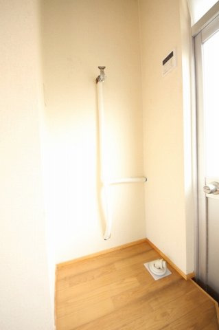 日吉町貸家の設備|室内洗濯機置き場