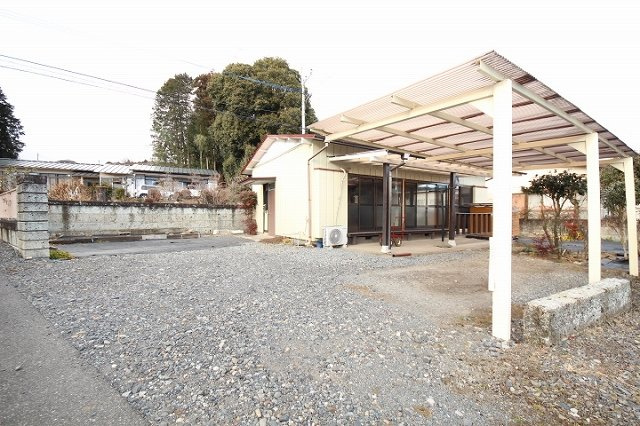 日吉町貸家の駐車場|駐車場2台無料
