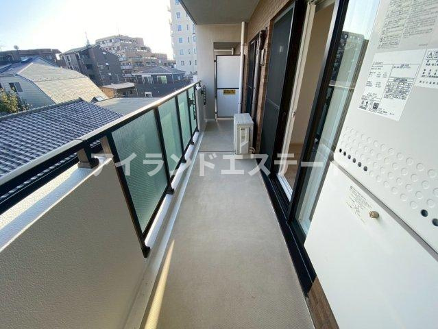 SOCIETY KAKINOKIZAKA ANNEX　敷地内駐車場有　オートロック　ファミリー向けのバルコニー