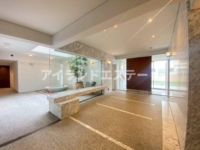 SOCIETY KAKINOKIZAKA ANNEX　敷地内駐車場有　オートロック　ファミリー向けのロビー