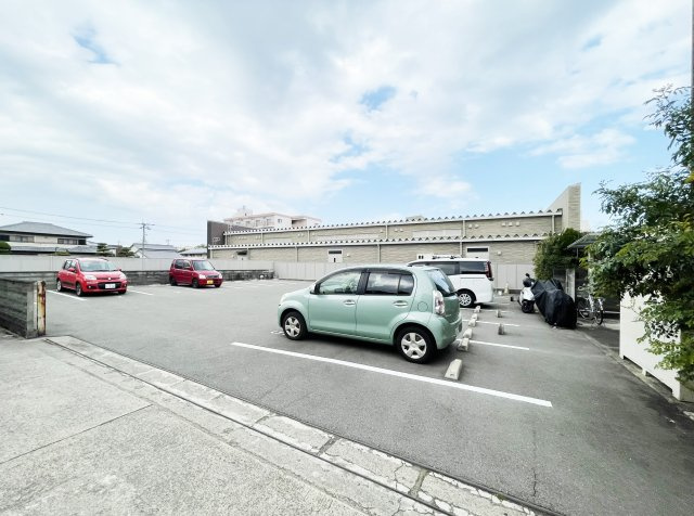 ベレオ蔵本の駐車場