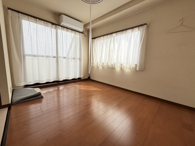 ナカイビルの居間・リビング