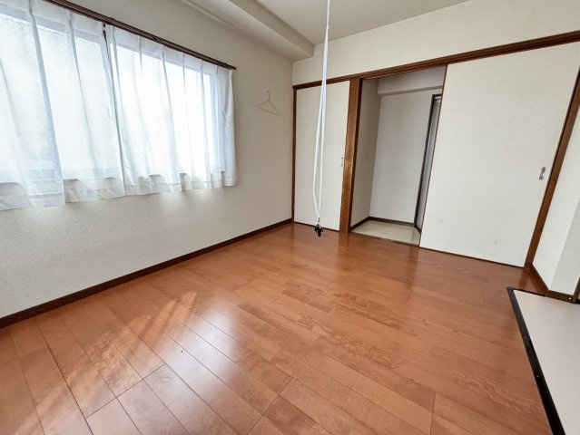 ナカイビルの居間・リビング