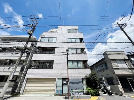 たわーず国際の外観