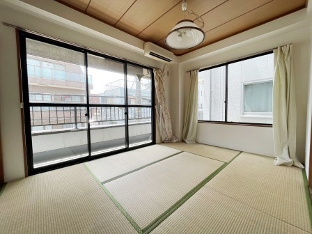 たわーず国際の居間・リビング