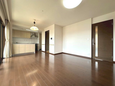 【居間・リビング】 | ネバーランド箕面潤水館