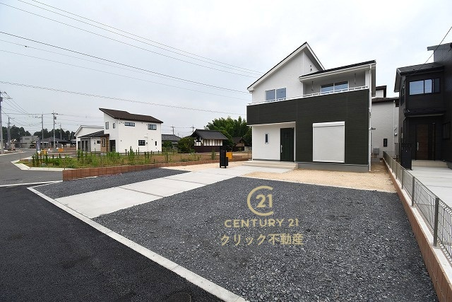 リーブルガーデン  水戸河和田町　3期　1の駐車場|新築戸建てを購入する際、庭付き、駐車場付きは大変魅力的です。十分な駐車スペースがあれば、ご家族様それぞれが車をご所有の場合や来客の際も安心です。