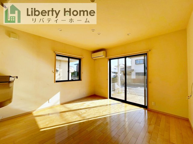 阿見町中央5丁目　中古戸建の居間・リビング