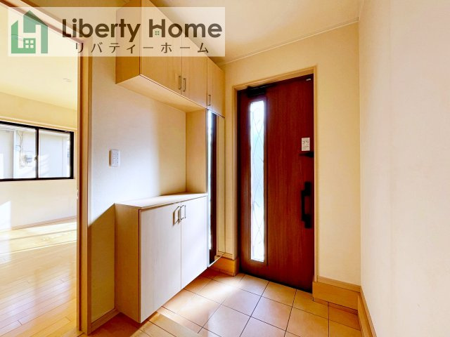 阿見町中央5丁目　中古戸建の玄関