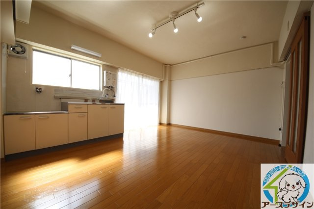 松が丘住宅19号棟の居間・リビング