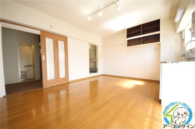 松が丘住宅19号棟の居間・リビング