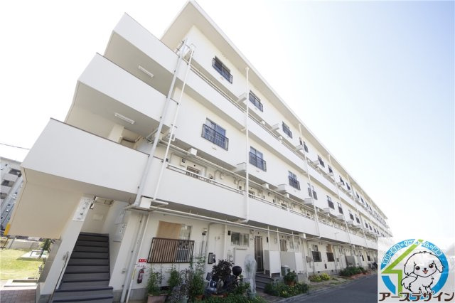 松が丘住宅19号棟の外観