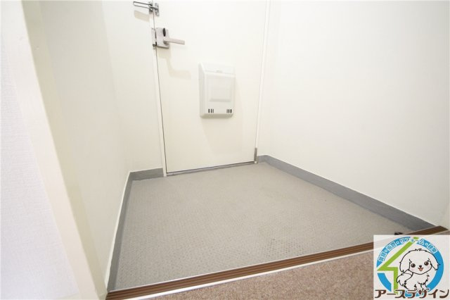 松が丘住宅19号棟の玄関