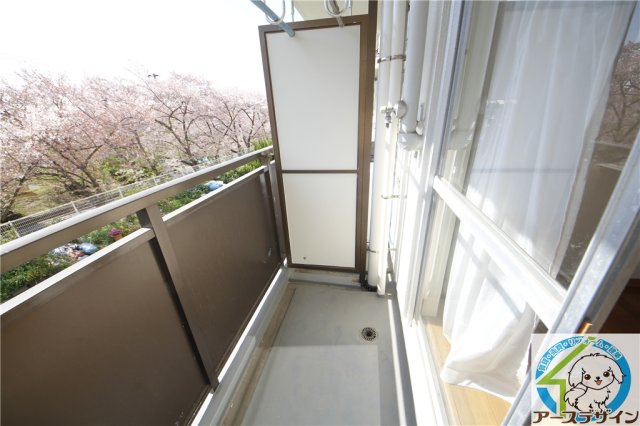 松が丘住宅19号棟のバルコニー