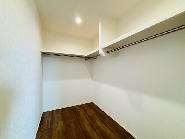 タマタウン　大垣市昼飯町Ⅱ　全3区画分譲の収納|たっぷり収納できるウォークインクローゼット付きで、居住空間がスッキリ片付きます！