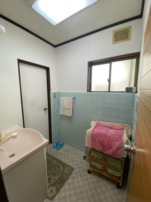 【洗面所】 | 亀岡　篠町森前山 一戸建