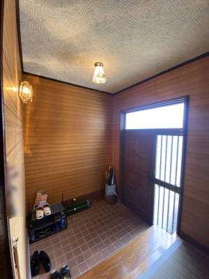 【玄関】 | 亀岡　篠町森前山 一戸建