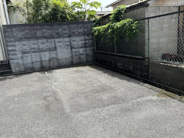 オリエンタルマンションの駐車場