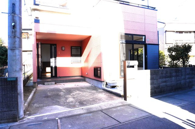 草加市瀬崎2丁目 中古戸建の駐車場