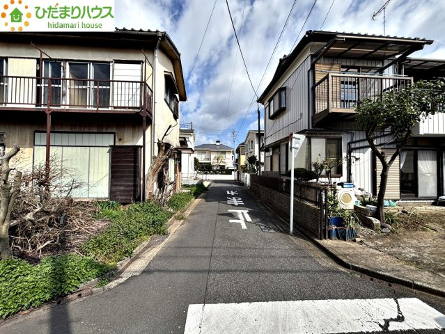 上尾市南　売地の前面道路含む現地写真