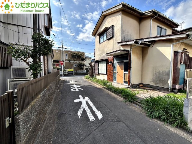 上尾市南　売地の前面道路含む現地写真