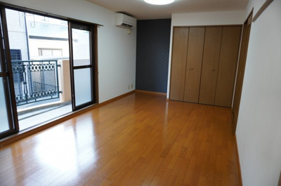 【居間・リビング】 | テルツァ上土狩 | LDK15.2帖　クローゼット