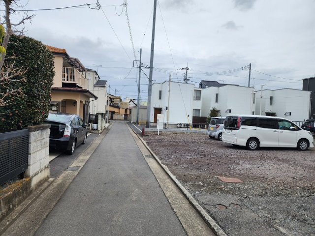 高崎市下和田町　売地の前面道路含む現地写真