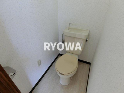 【トイレ】 | ルナパークＡ | 掲載の写真は退去前の写真となります。