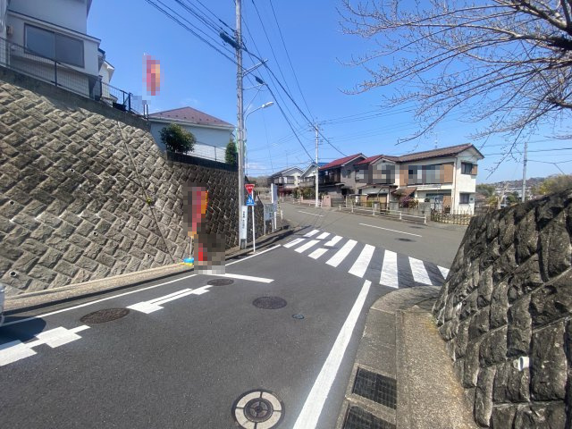 祝　成約済み　八王子市　元八王子町　中古戸建の前面道路含む現地写真|～仲介手数料無料☆八王子ひなた不動産～八王子市元八王子町　中古戸建