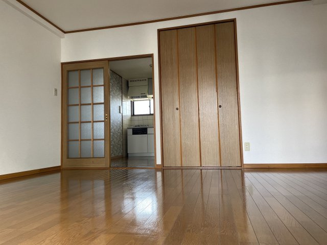 アザレアハイツ蒲池の居間・リビング|ゆったりとしたリビングです
