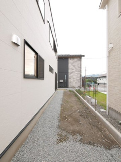 【周辺】 | 建物南西側