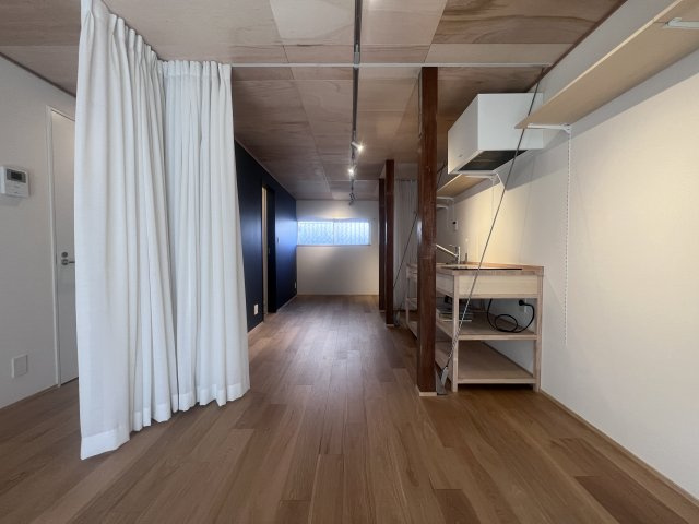 神戸市垂水区旭が丘１丁目のアパートの居間・リビング