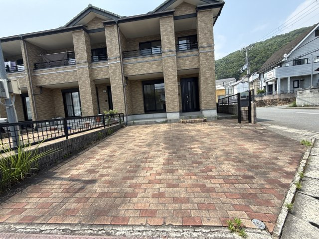 エメラルド・ラ・ヴィーンの駐車場