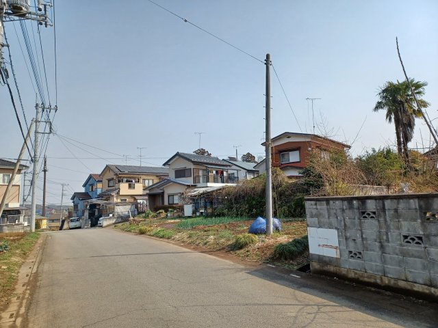 東松山市大字野田1172　東側の前面道路含む現地写真