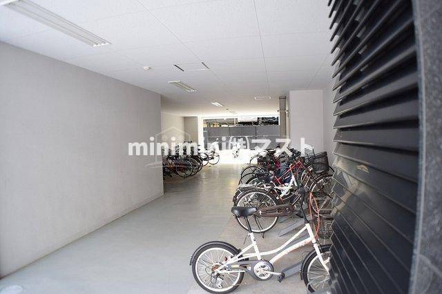スワンズシティ難波ノーブルの設備|スッキリとした駐輪場