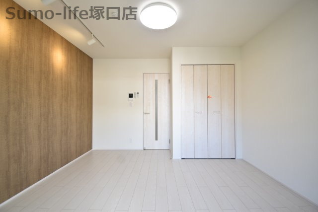 フジパレス阪急園田EASTV番館の居間・リビング
