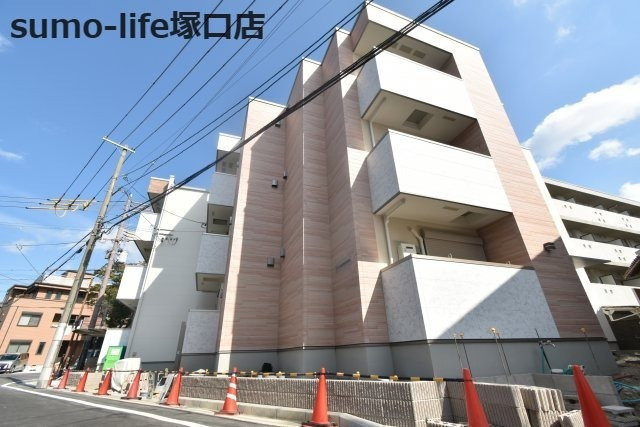 フジパレス阪急園田駅北Ⅲ番館の外観